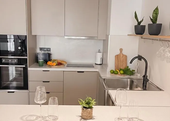 Near Mr Bricolage شقة فارنا