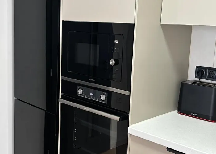 Near Mr Bricolage וארנה