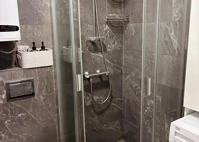 Near Mr Bricolage דירה וארנה